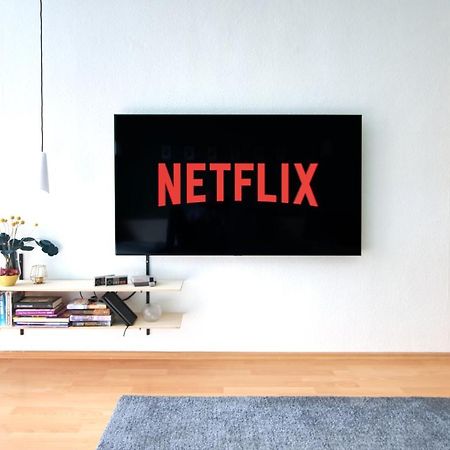 Vonbehling Boutique Apartment Mit 65Zoll Tv Und Designerstuecken Halle  Exteriér fotografie