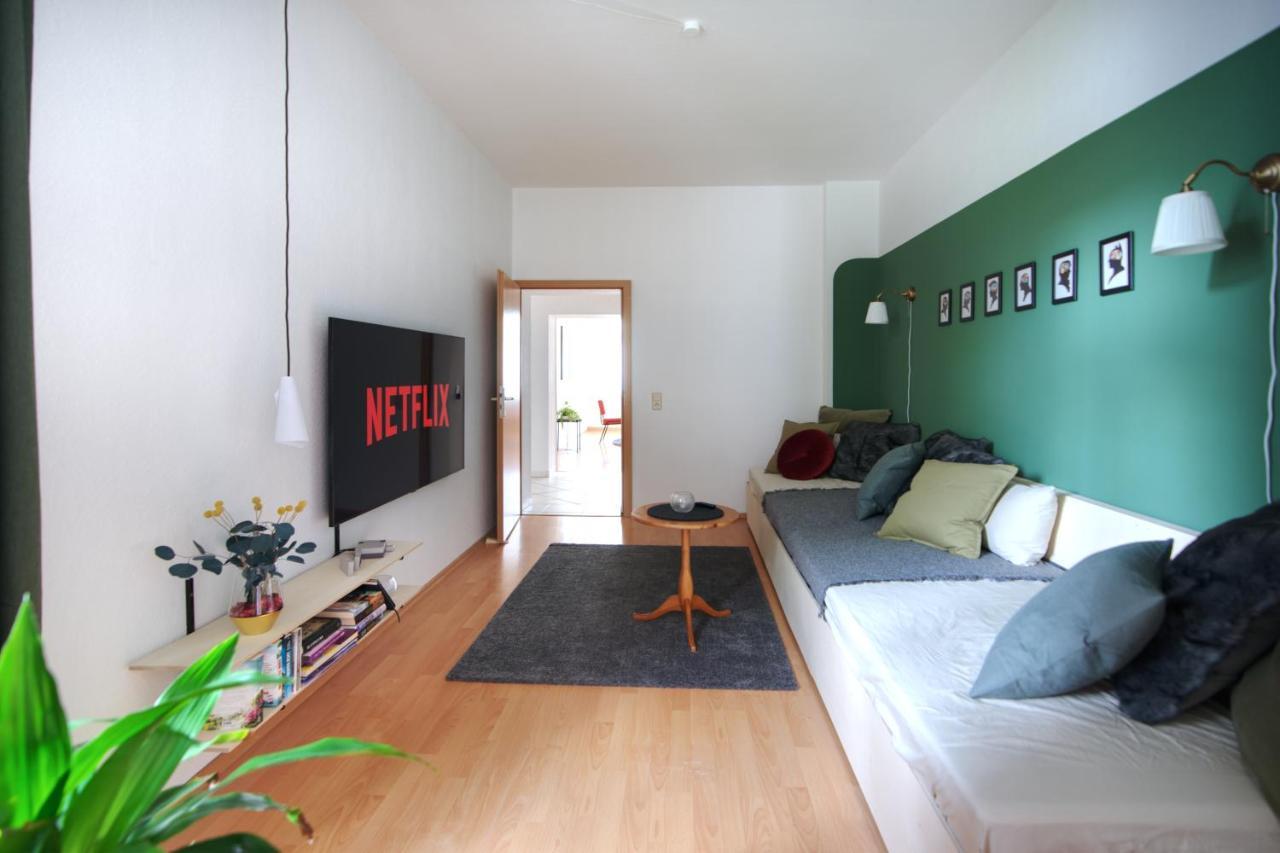 Vonbehling Boutique Apartment Mit 65Zoll Tv Und Designerstuecken Halle  Exteriér fotografie