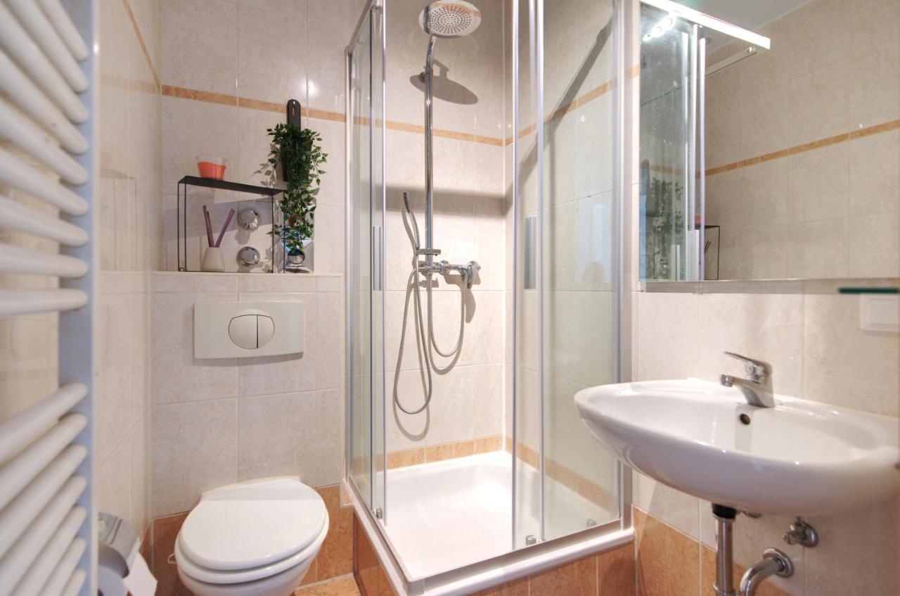 Vonbehling Boutique Apartment Mit 65Zoll Tv Und Designerstuecken Halle  Exteriér fotografie