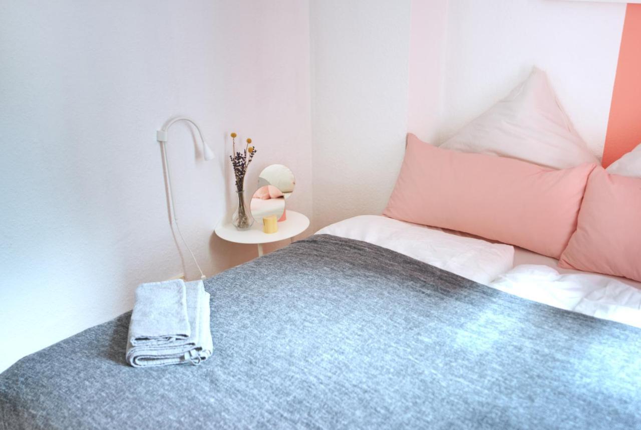 Vonbehling Boutique Apartment Mit 65Zoll Tv Und Designerstuecken Halle  Exteriér fotografie
